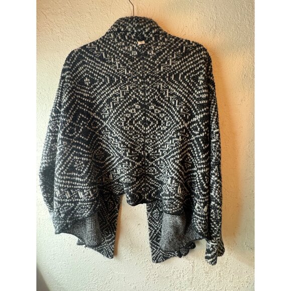 Billabong Womens Large Open Front Cardigan Black White Acrylic Geometric Pattern - Picture 8 of 8